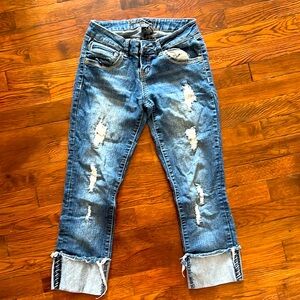 Distressed Jean Capri- Size 3/4